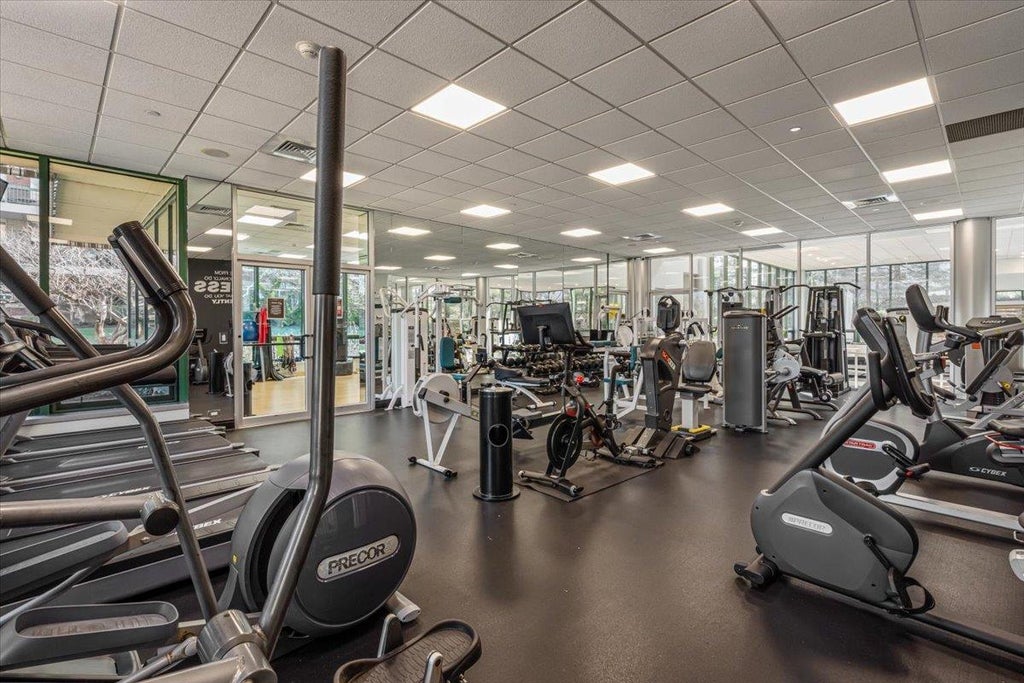 21 of 24 - 100 Hilton Avenue # 604, Garden City, NY