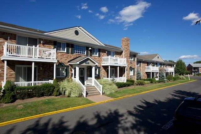 1 of 3 - 202 Lakeland Avenue # B8, Sayville, NY