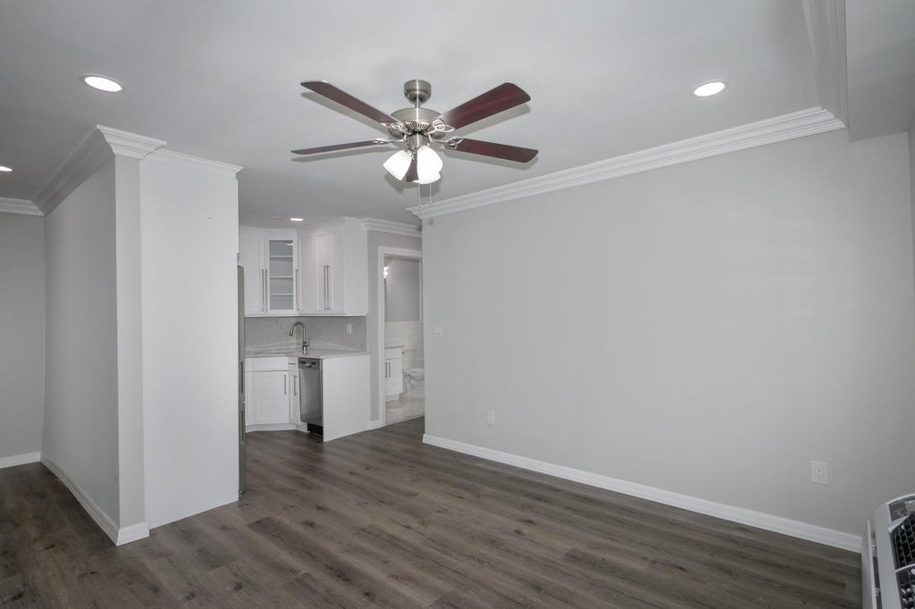 4 of 8 - 105 Lincoln Avenue # J, Sayville, NY