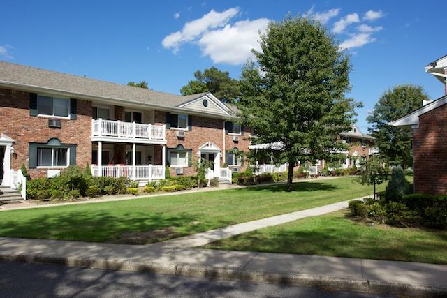 1 of 1 - 16 Garfield Avenue # 28-c, Sayville, NY