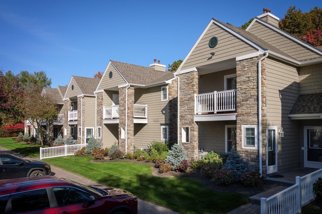 2 of 3 - 1000 Saddle Rock Road 209, Holbrook, NY