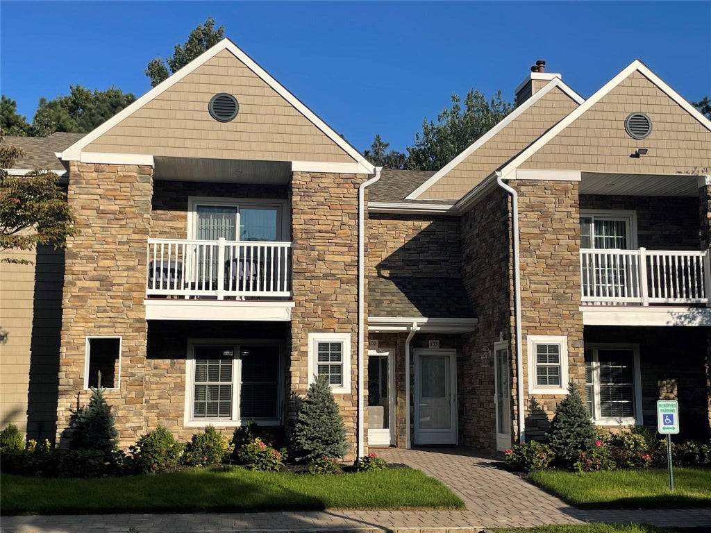 1 of 11 - 1000 Saddle Rock Road 1807, Holbrook, NY