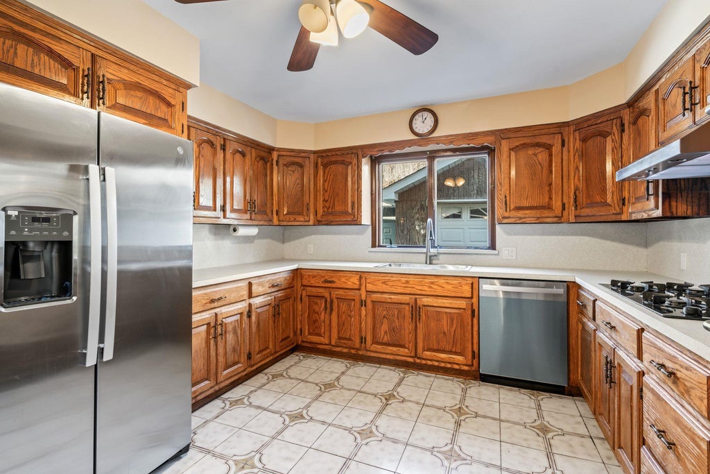 10 of 17 - 43 Elm Avenue, Glen Cove, NY
