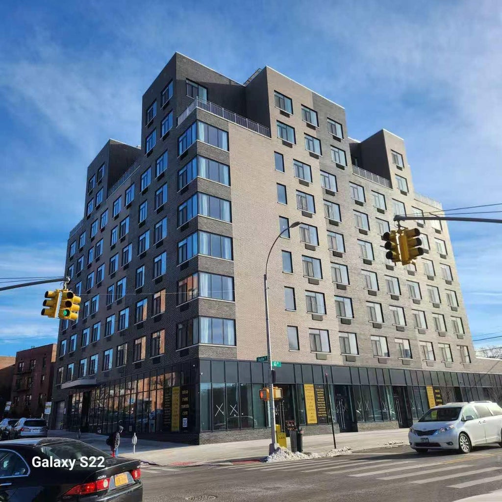1 of 7 - 63-68 Austin St. # 9c, Rego Park, NY
