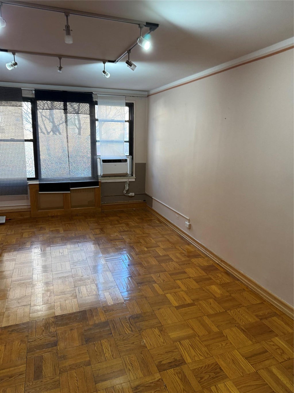 1 of 22 - 98-22 63rd Drive 63rd Drive # 1-e, Rego Park, NY