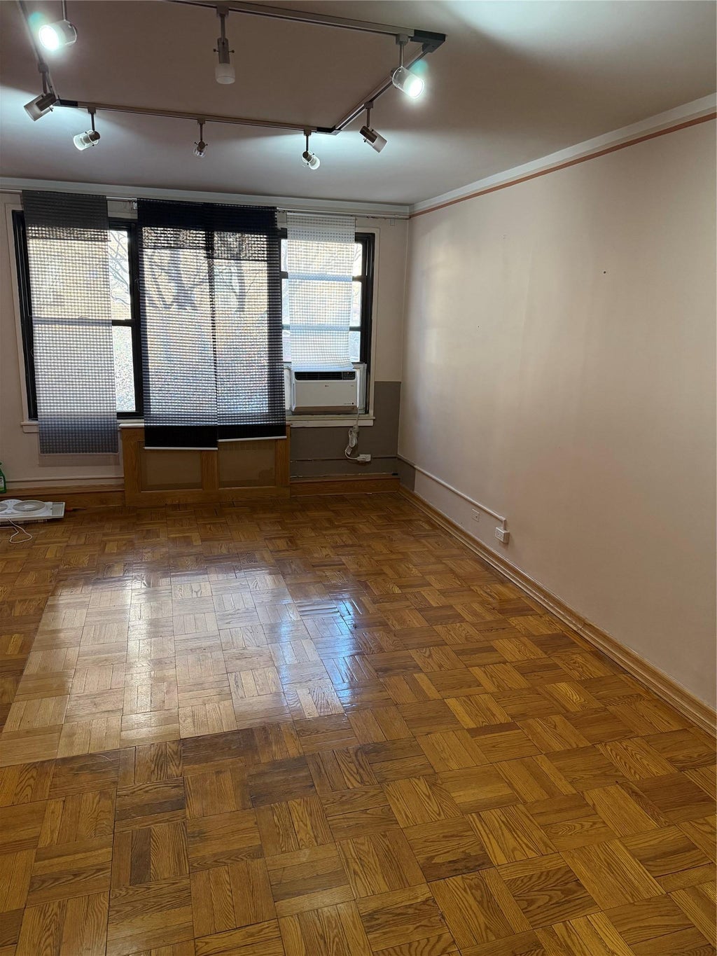 2 of 22 - 98-22 63rd Drive 63rd Drive # 1-e, Rego Park, NY