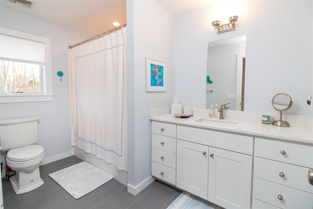 18 of 27 - 485 Hickory Avenue, Southold, NY