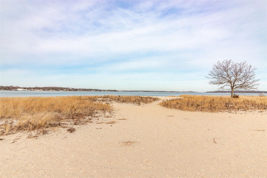 25 of 27 - 485 Hickory Avenue, Southold, NY