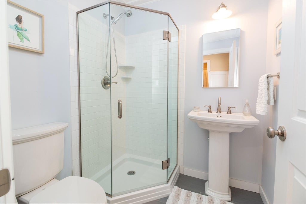 8 of 27 - 485 Hickory Avenue, Southold, NY