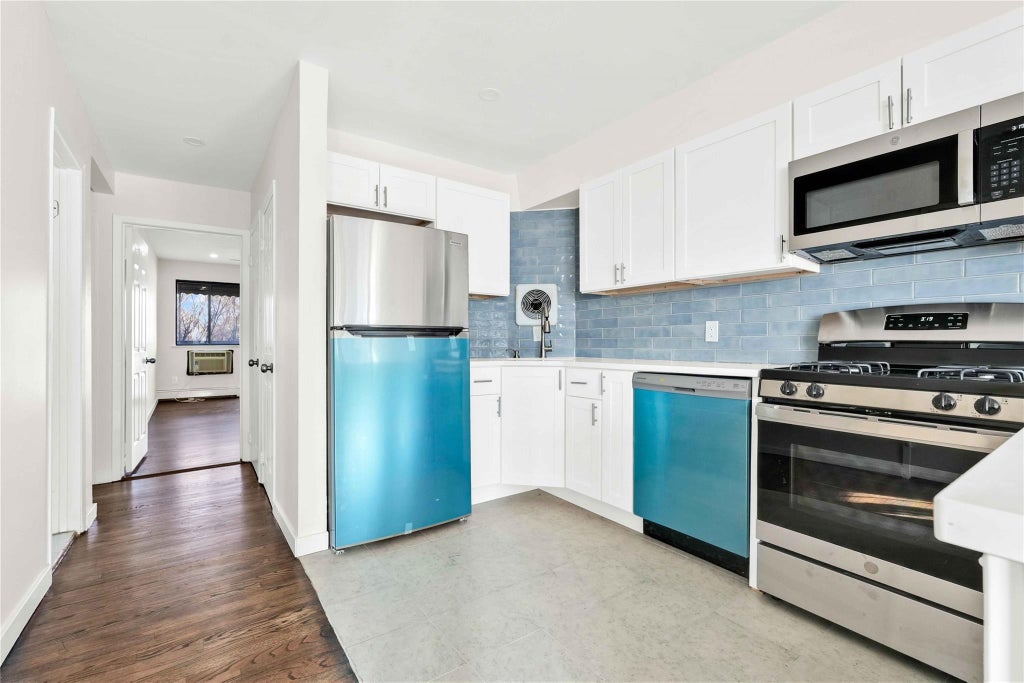 8 of 26 - 67-07 Selfridge St. # 3rd Floor, Forest Hills, NY