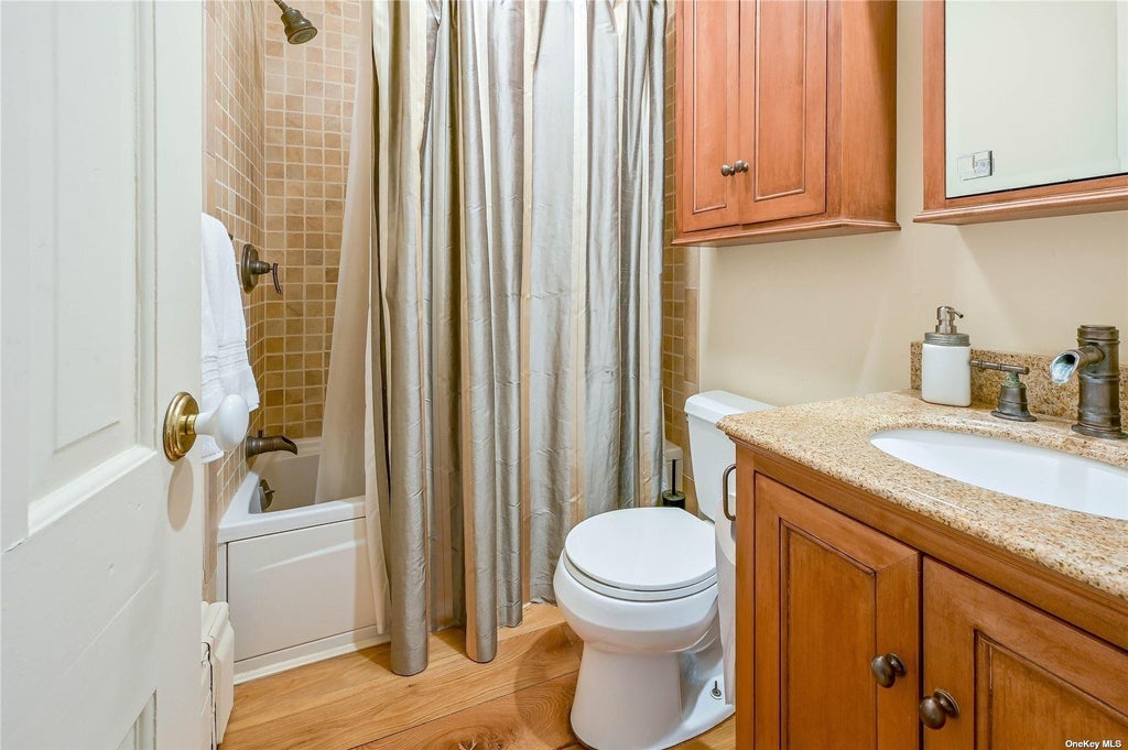 18 of 30 - 185 Wiggins Lane, Greenport, NY