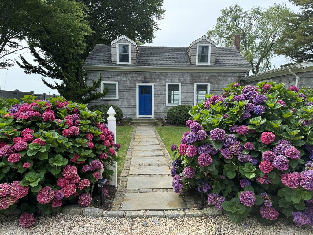 1 of 31 - 1429 Peconic Bay Boulevard, Laurel, NY