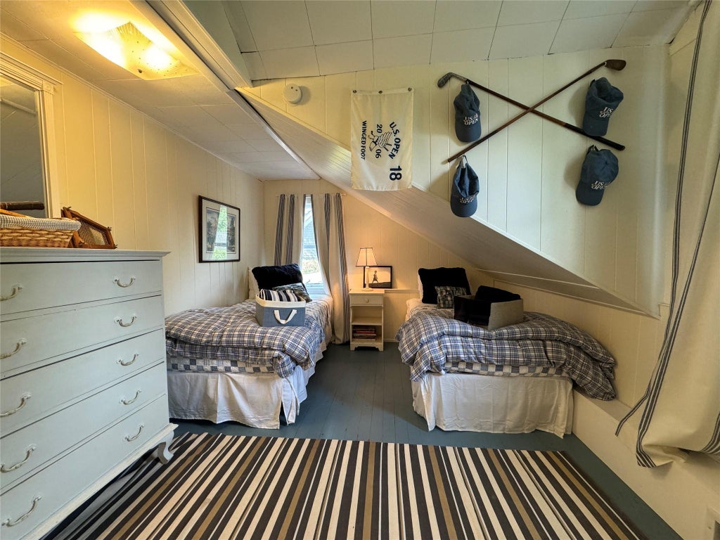 12 of 31 - 1429 Peconic Bay Boulevard, Laurel, NY