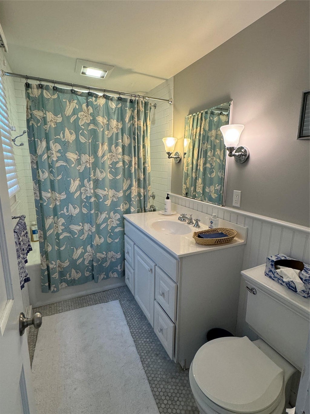 14 of 31 - 1429 Peconic Bay Boulevard, Laurel, NY