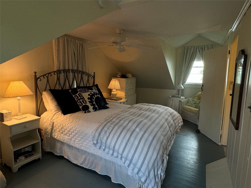 15 of 31 - 1429 Peconic Bay Boulevard, Laurel, NY