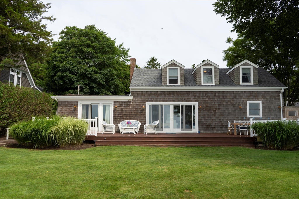 16 of 31 - 1429 Peconic Bay Boulevard, Laurel, NY