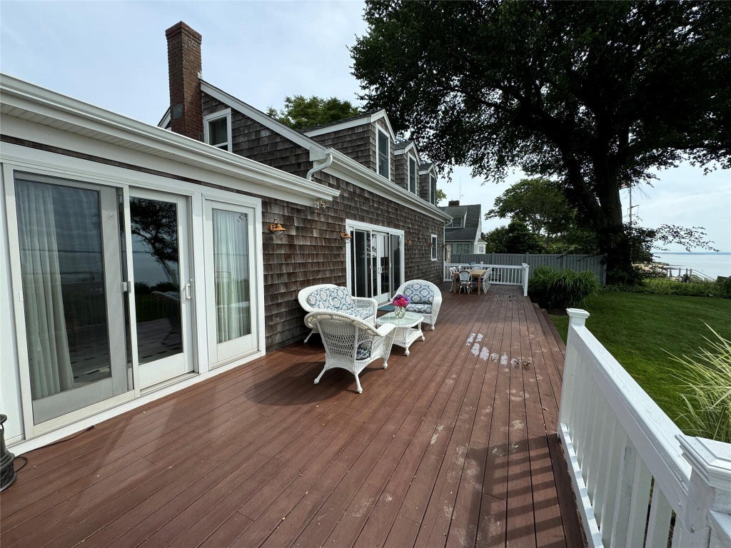 17 of 31 - 1429 Peconic Bay Boulevard, Laurel, NY