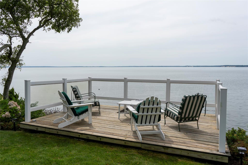 19 of 31 - 1429 Peconic Bay Boulevard, Laurel, NY