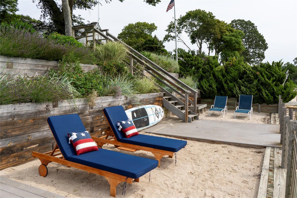 20 of 31 - 1429 Peconic Bay Boulevard, Laurel, NY