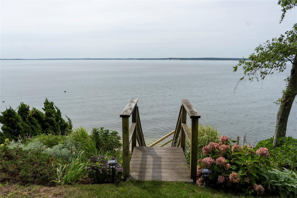 25 of 31 - 1429 Peconic Bay Boulevard, Laurel, NY