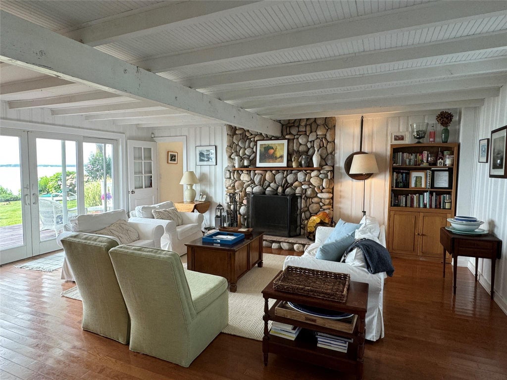 7 of 31 - 1429 Peconic Bay Boulevard, Laurel, NY