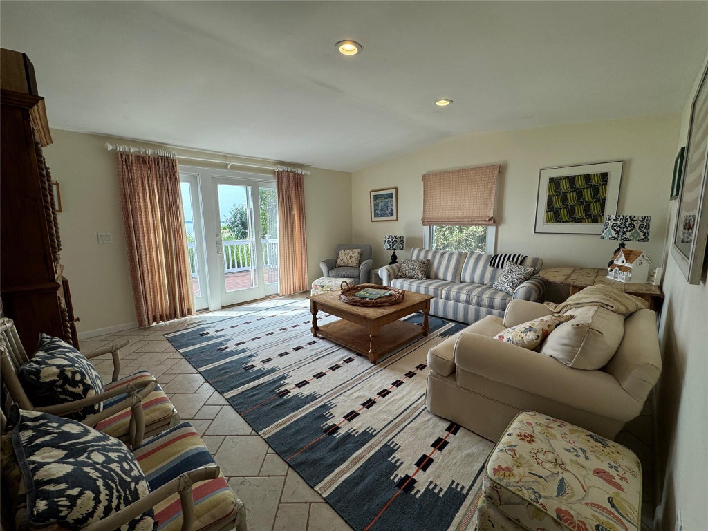 8 of 31 - 1429 Peconic Bay Boulevard, Laurel, NY