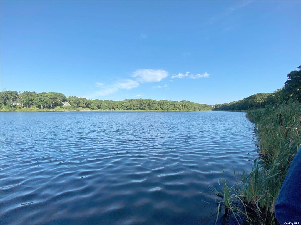 2 of 18 - 1500 Trumans Path, East Marion, NY