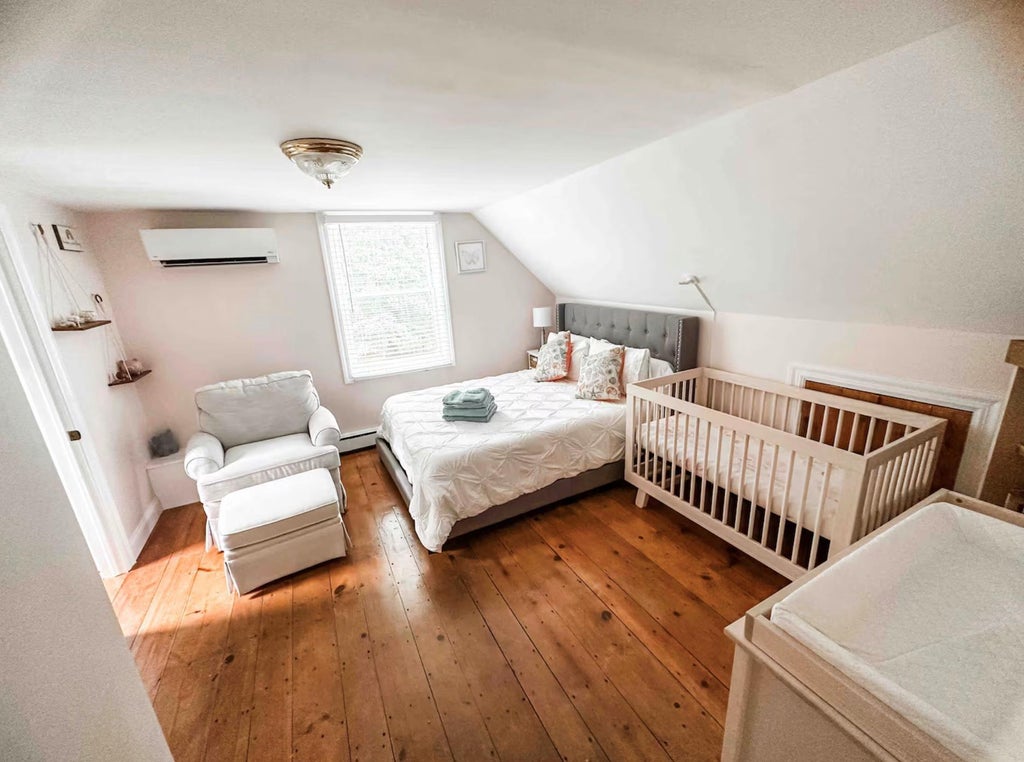 10 of 17 - 64 Clinton St., East Hampton, NY