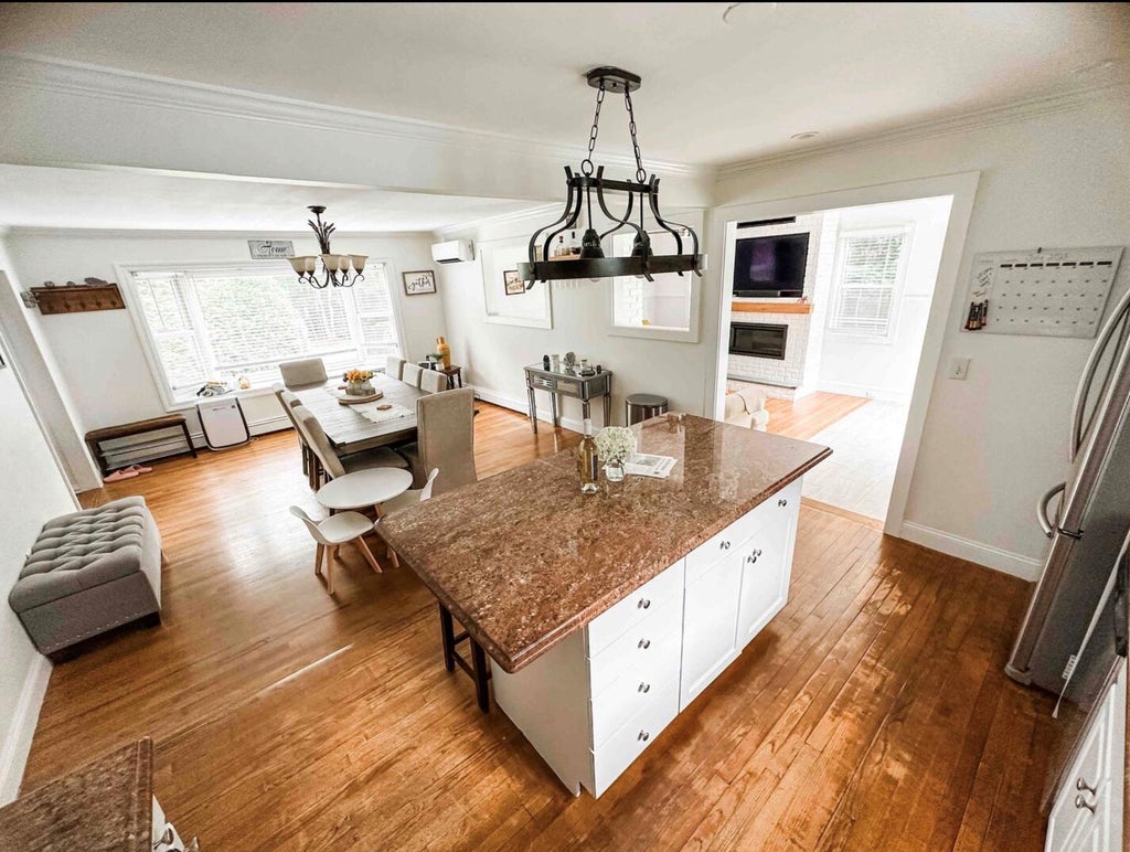 6 of 17 - 64 Clinton St., East Hampton, NY