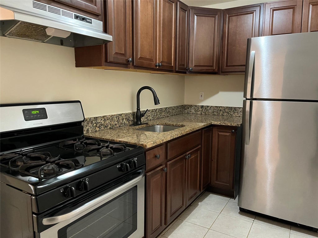 2 of 12 - 410 Jericho Turnpike # 2c, New Hyde Park, NY
