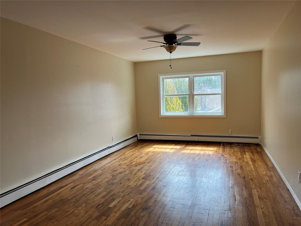 5 of 12 - 410 Jericho Turnpike # 2c, New Hyde Park, NY
