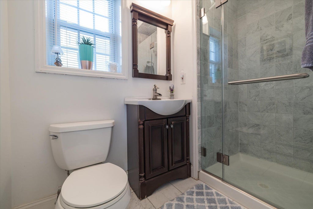 6 of 22 - 56 Buxton St., Lido Beach, NY