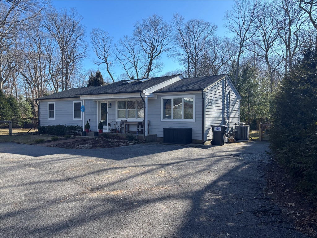 1 of 21 - 11 Post Crossing, East Quogue, NY