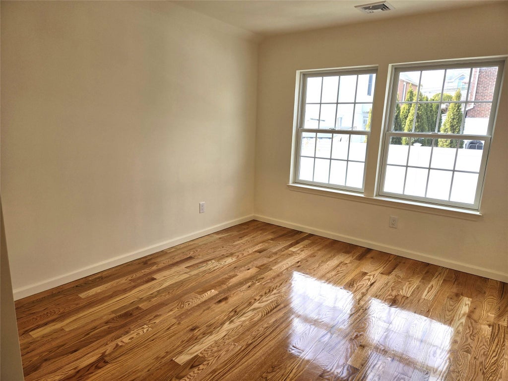11 of 19 - 23 Kirkwood Road A, Port Washington, NY