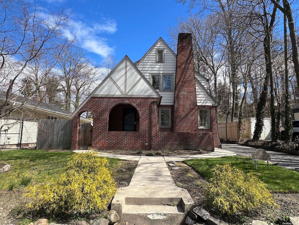 1 of 28 - 16 Oakwood Road, Huntington, NY