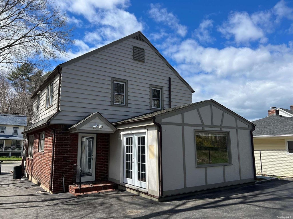 26 of 28 - 16 Oakwood Road, Huntington, NY