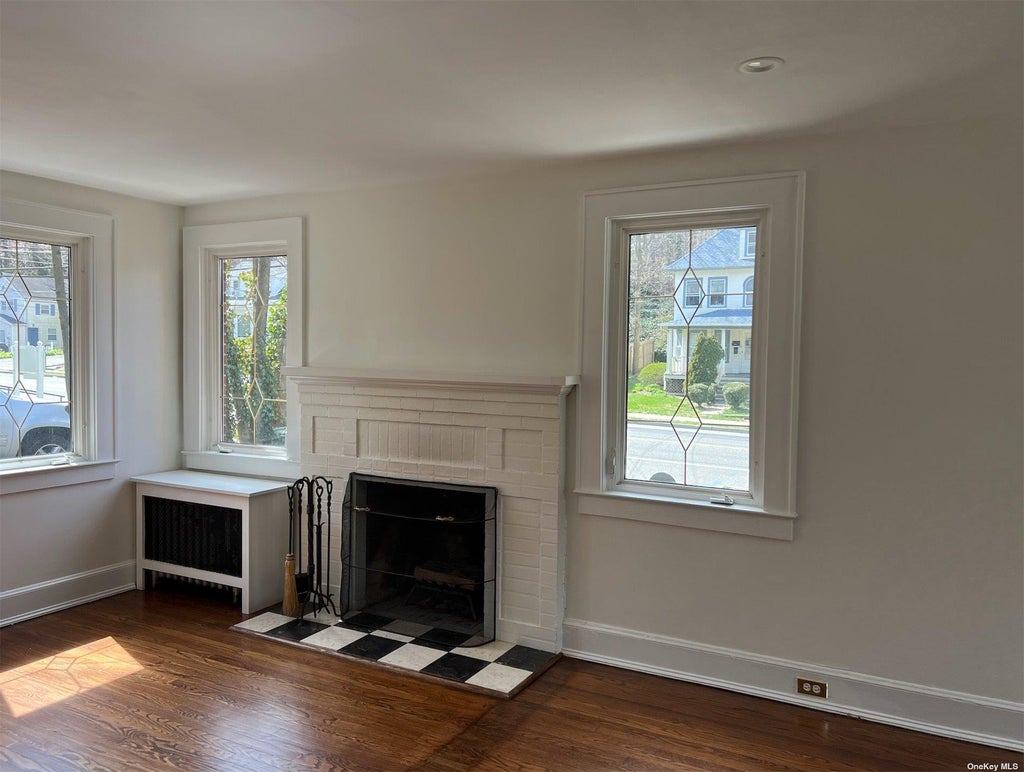 5 of 28 - 16 Oakwood Road, Huntington, NY