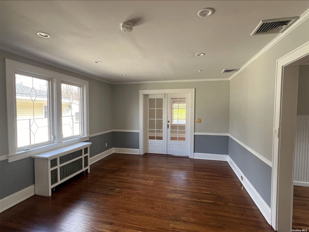 7 of 28 - 16 Oakwood Road, Huntington, NY