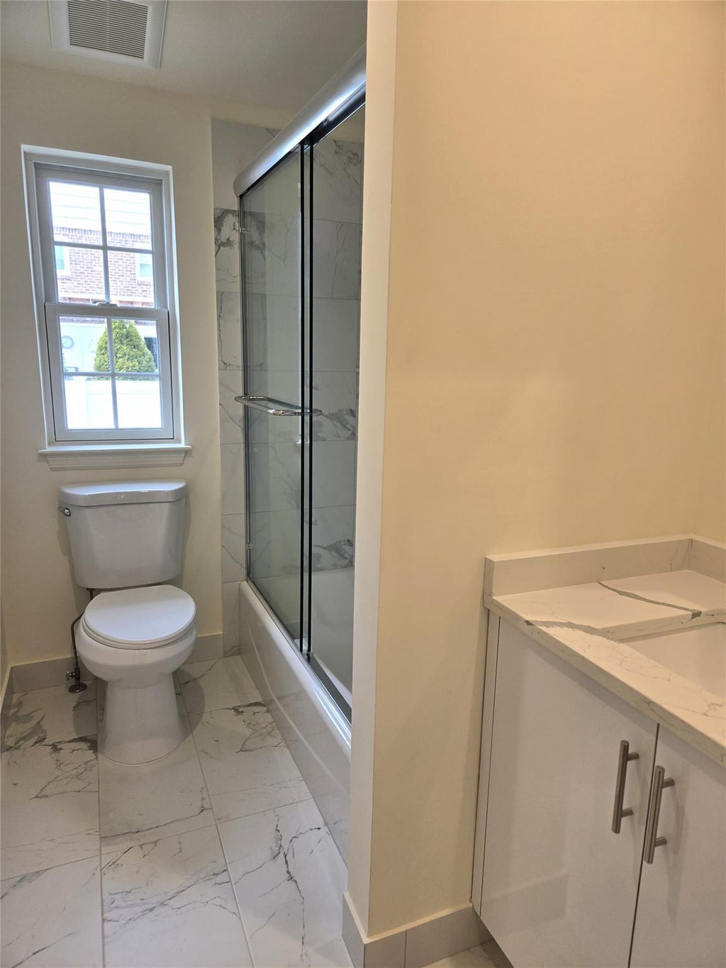 12 of 20 - 23 Kirkwood Road B, Port Washington, NY