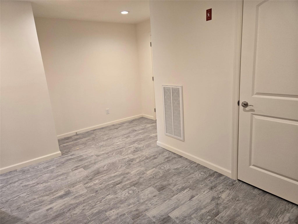 14 of 20 - 23 Kirkwood Road B, Port Washington, NY