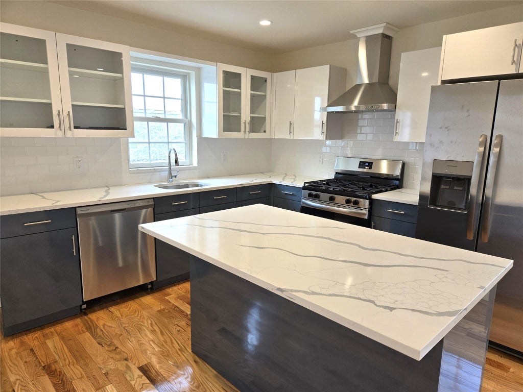 2 of 20 - 23 Kirkwood Road B, Port Washington, NY