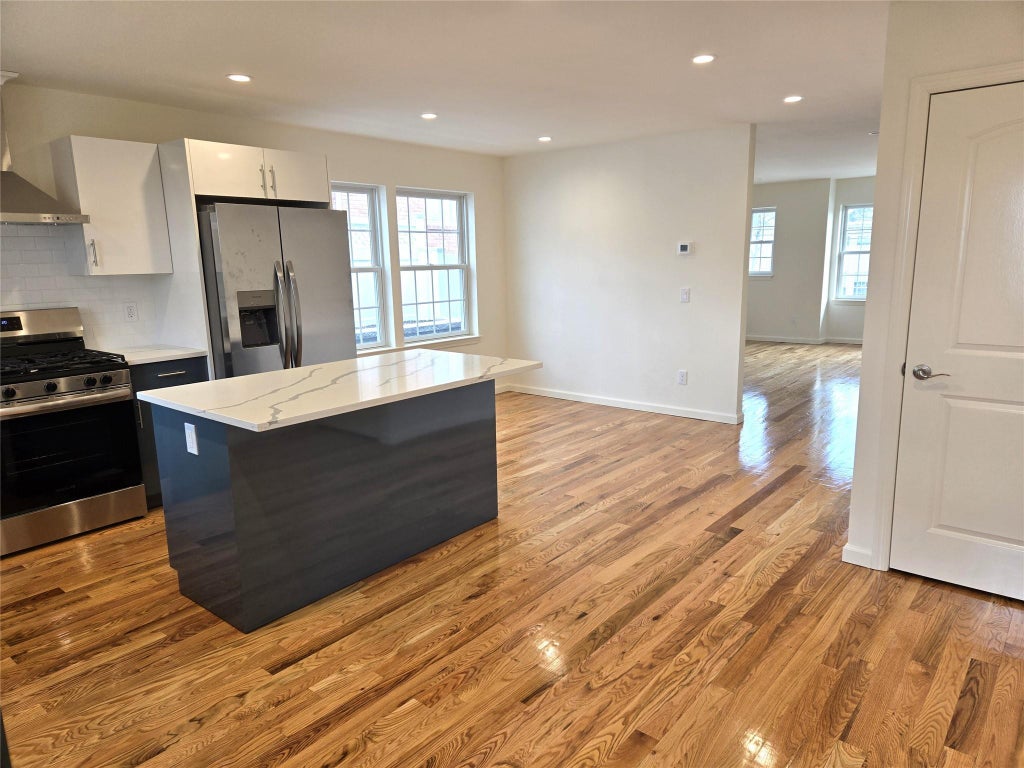 4 of 20 - 23 Kirkwood Road B, Port Washington, NY