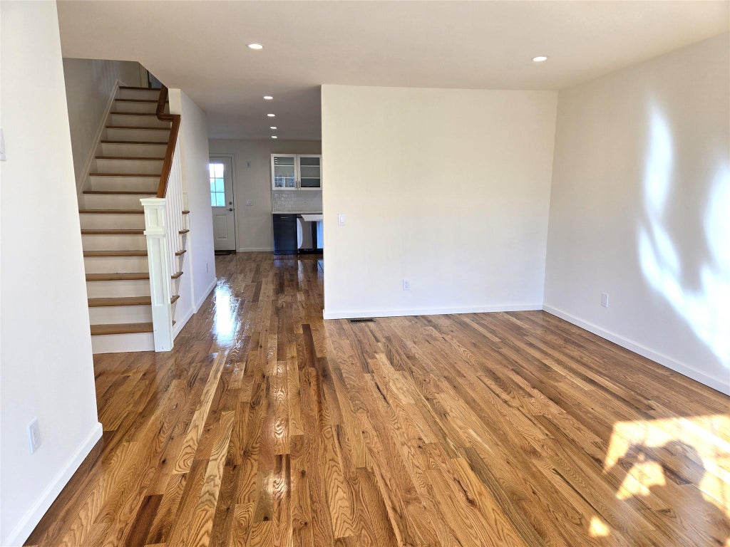 6 of 20 - 23 Kirkwood Road B, Port Washington, NY