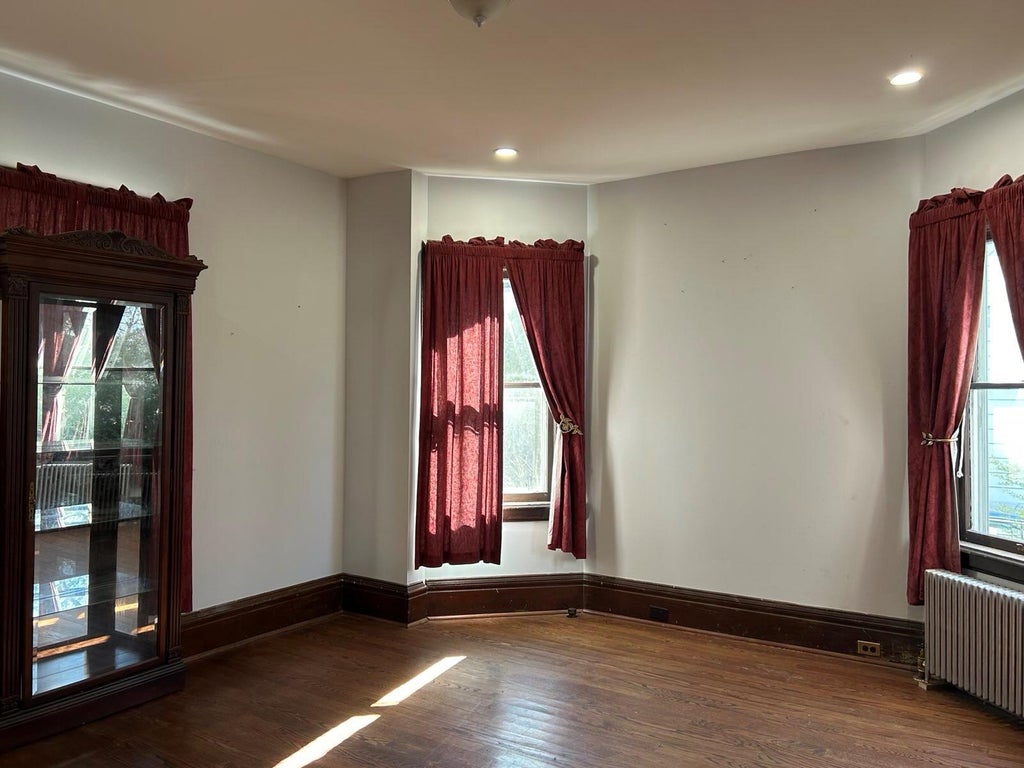 10 of 26 - 166 Highland Avenue, Middletown, NY