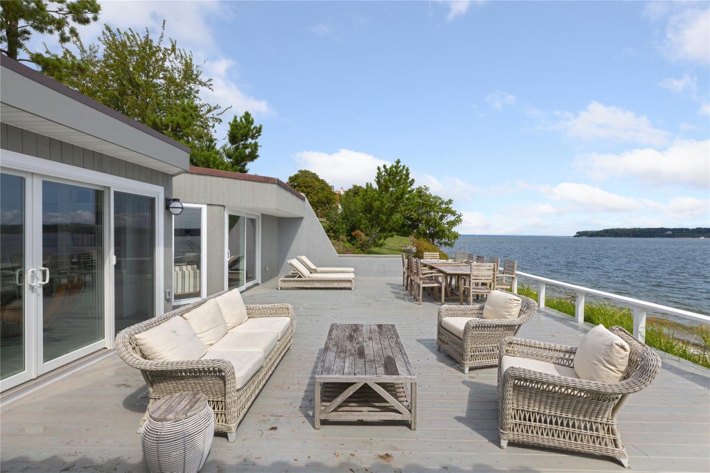 2 of 15 - 333 Centre Island Road, Centre Island, NY