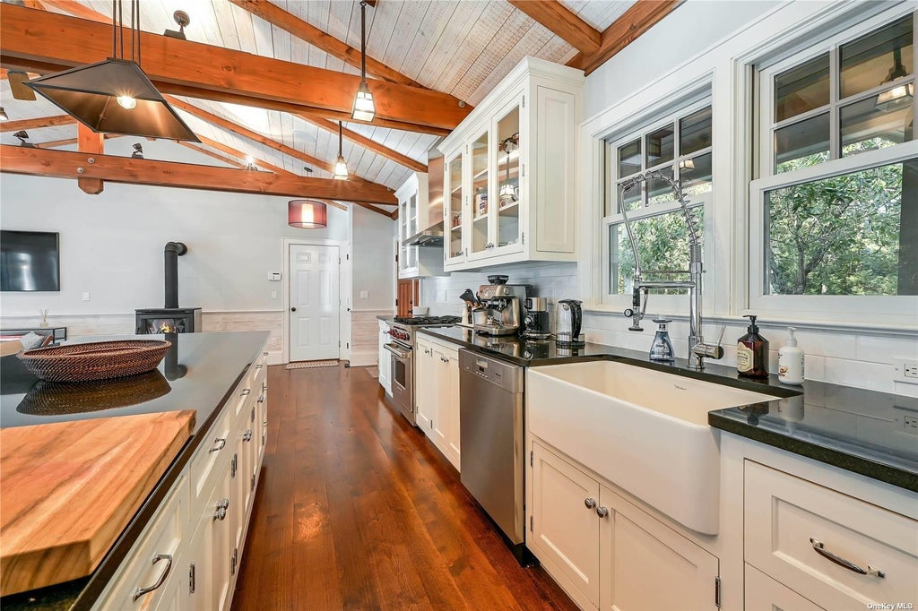 9 of 32 - 1600 Pine Tree Road, Cutchogue, NY