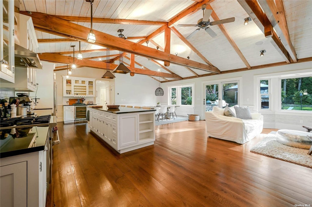 1 of 32 - 1600 Pine Tree Road, Cutchogue, NY