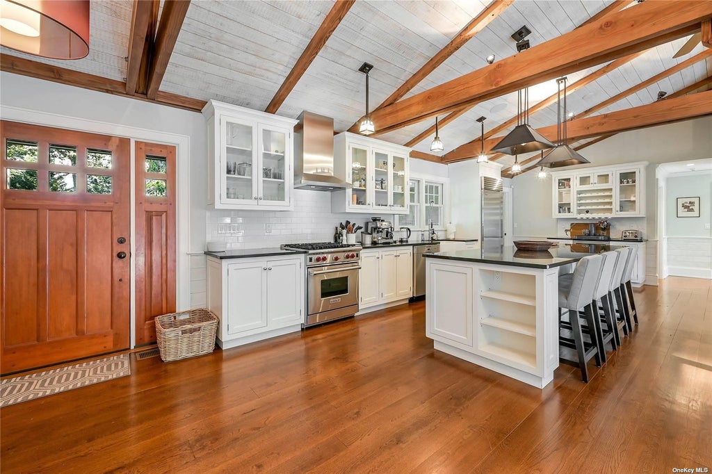 4 of 32 - 1600 Pine Tree Road, Cutchogue, NY