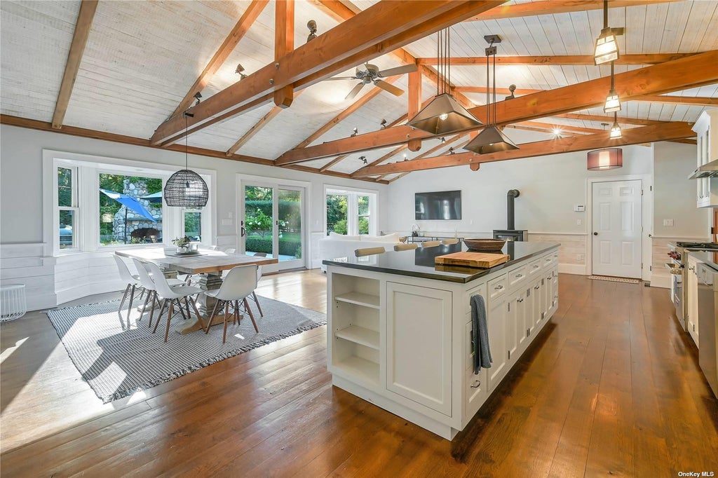 8 of 32 - 1600 Pine Tree Road, Cutchogue, NY