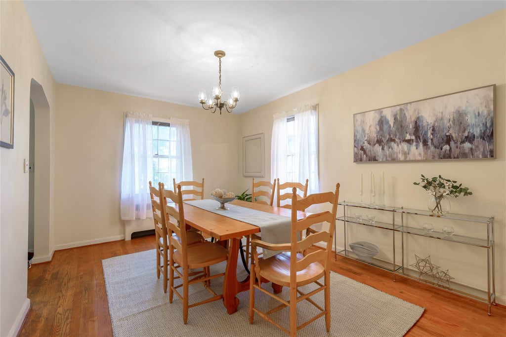 10 of 17 - 7 Jackson Avenue, Port Washington, NY